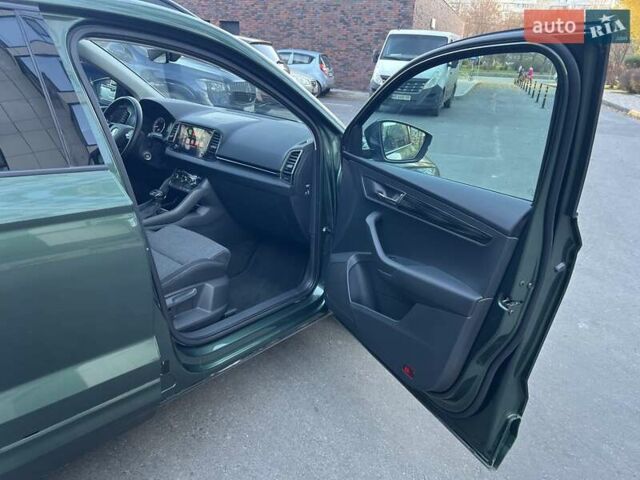 Зелений Шкода Karoq, об'ємом двигуна 1.4 л та пробігом 45 тис. км за 22500 $, фото 20 на Automoto.ua