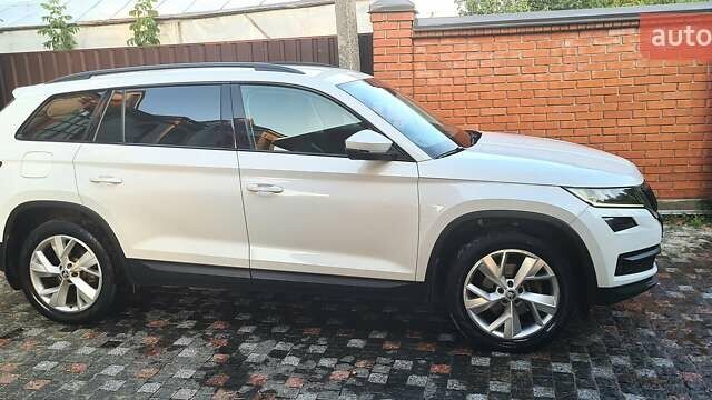 Белый Шкода Kodiaq, объемом двигателя 1.97 л и пробегом 125 тыс. км за 29000 $, фото 1 на Automoto.ua