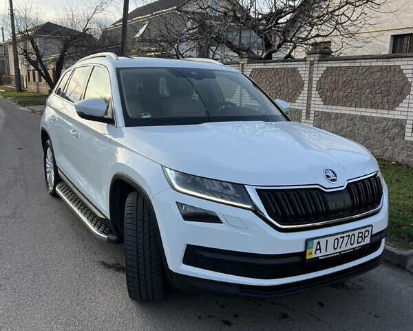 Белый Шкода Kodiaq, объемом двигателя 2 л и пробегом 141 тыс. км за 26200 $, фото 2 на Automoto.ua