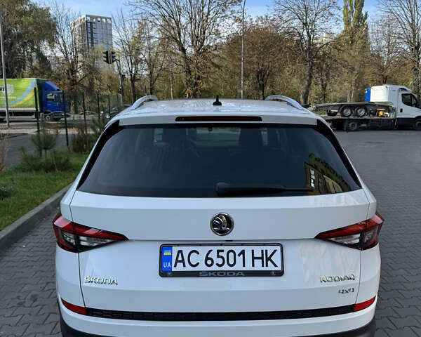 Белый Шкода Kodiaq, объемом двигателя 1.97 л и пробегом 296 тыс. км за 26500 $, фото 5 на Automoto.ua