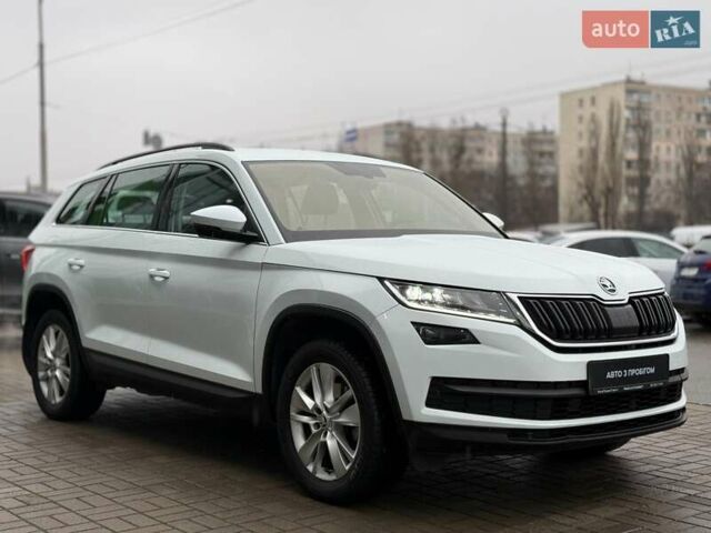 Белый Шкода Kodiaq, объемом двигателя 1.97 л и пробегом 174 тыс. км за 24100 $, фото 4 на Automoto.ua