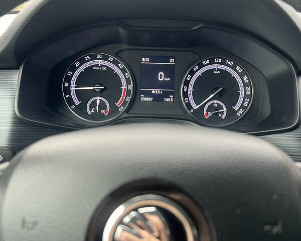 Білий Шкода Kodiaq, об'ємом двигуна 1.97 л та пробігом 239 тис. км за 23500 $, фото 23 на Automoto.ua