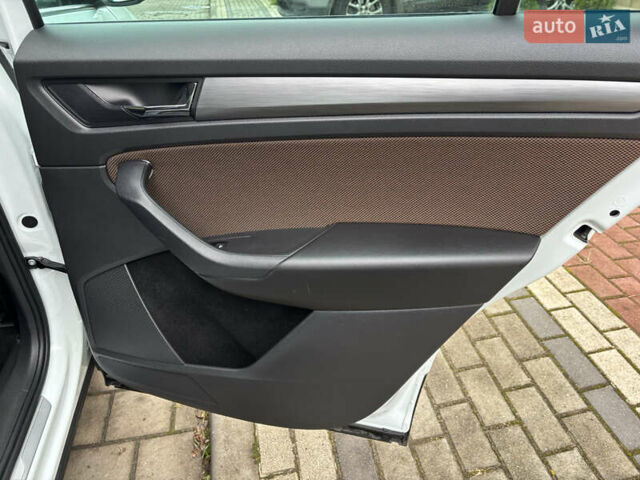 Білий Шкода Kodiaq, об'ємом двигуна 2 л та пробігом 240 тис. км за 21950 $, фото 11 на Automoto.ua