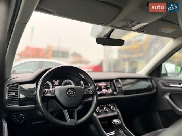 Белый Шкода Kodiaq, объемом двигателя 1.97 л и пробегом 174 тыс. км за 24100 $, фото 14 на Automoto.ua