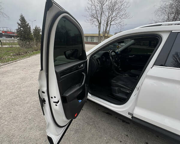Белый Шкода Kodiaq, объемом двигателя 1.97 л и пробегом 101 тыс. км за 27000 $, фото 12 на Automoto.ua