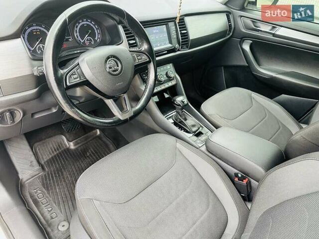 Белый Шкода Kodiaq, объемом двигателя 1.98 л и пробегом 248 тыс. км за 19900 $, фото 16 на Automoto.ua