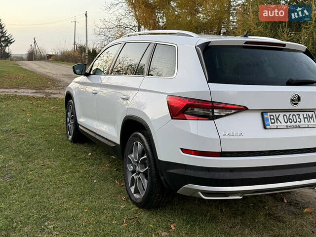 Белый Шкода Kodiaq, объемом двигателя 1.97 л и пробегом 146 тыс. км за 28500 $, фото 6 на Automoto.ua
