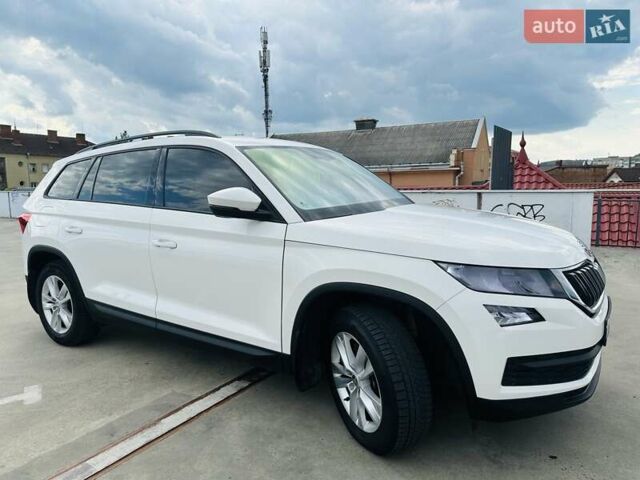 Белый Шкода Kodiaq, объемом двигателя 1.98 л и пробегом 248 тыс. км за 19900 $, фото 5 на Automoto.ua