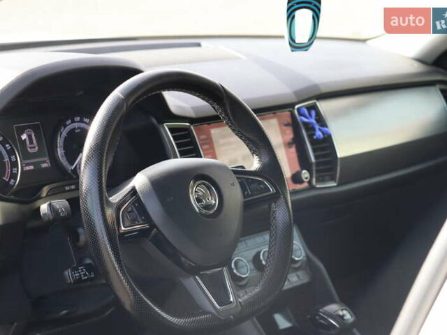 Белый Шкода Kodiaq, объемом двигателя 2 л и пробегом 228 тыс. км за 26200 $, фото 23 на Automoto.ua