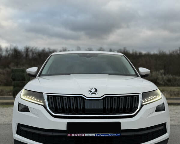 Белый Шкода Kodiaq, объемом двигателя 1.97 л и пробегом 184 тыс. км за 25900 $, фото 8 на Automoto.ua