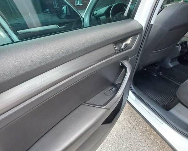 Белый Шкода Kodiaq, объемом двигателя 2 л и пробегом 241 тыс. км за 21900 $, фото 27 на Automoto.ua