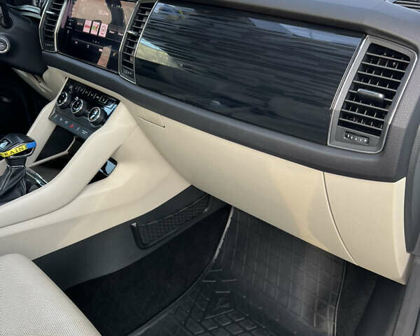 Белый Шкода Kodiaq, объемом двигателя 2 л и пробегом 141 тыс. км за 26200 $, фото 12 на Automoto.ua