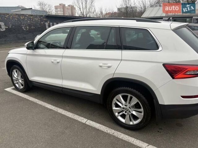 Білий Шкода Kodiaq, об'ємом двигуна 1.97 л та пробігом 90 тис. км за 28000 $, фото 2 на Automoto.ua