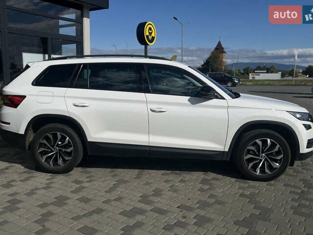 Белый Шкода Kodiaq, объемом двигателя 1.97 л и пробегом 310 тыс. км за 25500 $, фото 7 на Automoto.ua