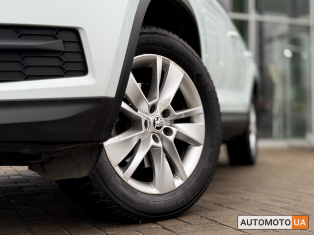 Белый Шкода Kodiaq, объемом двигателя 2 л и пробегом 174 тыс. км за 24100 $, фото 2 на Automoto.ua