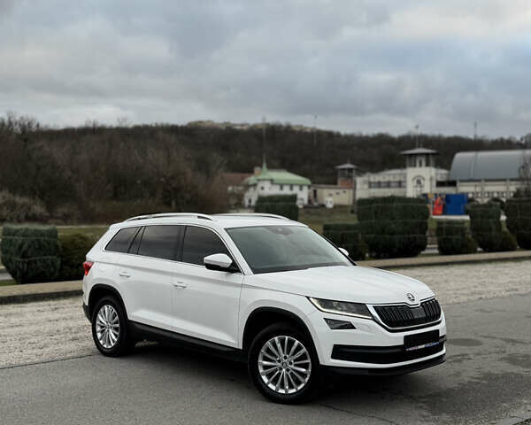 Белый Шкода Kodiaq, объемом двигателя 1.97 л и пробегом 184 тыс. км за 25900 $, фото 5 на Automoto.ua