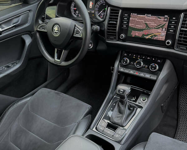 Белый Шкода Kodiaq, объемом двигателя 1.97 л и пробегом 184 тыс. км за 25900 $, фото 25 на Automoto.ua