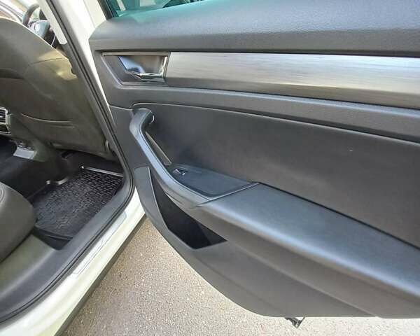 Белый Шкода Kodiaq, объемом двигателя 2 л и пробегом 241 тыс. км за 21900 $, фото 32 на Automoto.ua