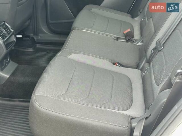 Белый Шкода Kodiaq, объемом двигателя 1.98 л и пробегом 250 тыс. км за 19500 $, фото 14 на Automoto.ua