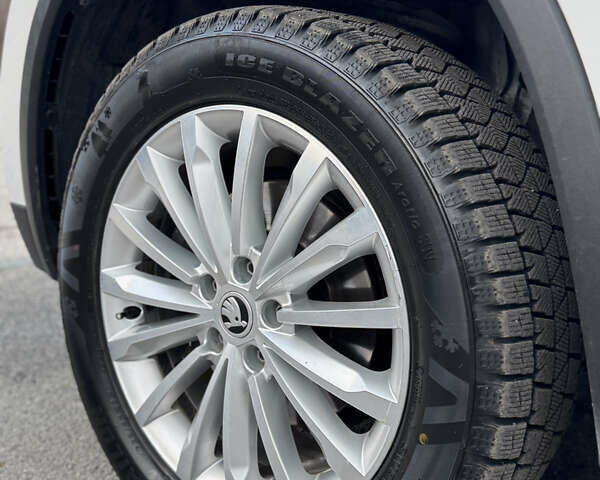 Белый Шкода Kodiaq, объемом двигателя 1.97 л и пробегом 184 тыс. км за 25900 $, фото 38 на Automoto.ua