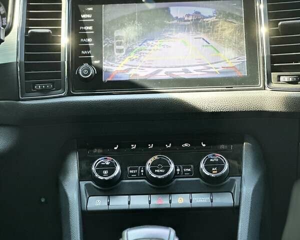 Белый Шкода Kodiaq, объемом двигателя 1.98 л и пробегом 207 тыс. км за 24000 $, фото 23 на Automoto.ua
