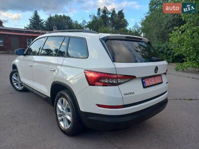 Белый Шкода Kodiaq, объемом двигателя 2 л и пробегом 241 тыс. км за 21900 $, фото 10 на Automoto.ua