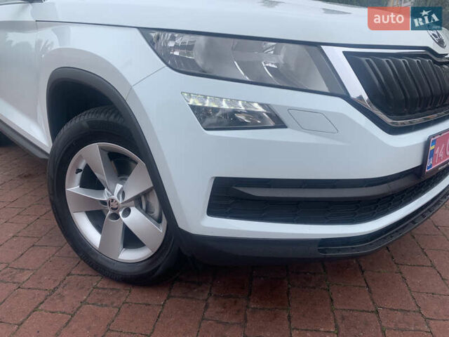 Белый Шкода Kodiaq, объемом двигателя 2 л и пробегом 244 тыс. км за 21950 $, фото 8 на Automoto.ua