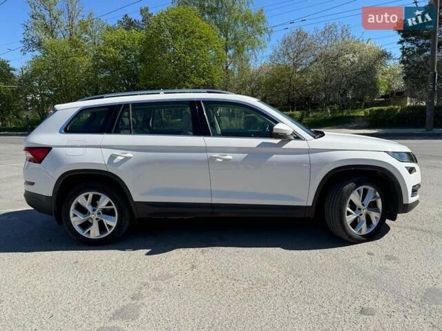 Белый Шкода Kodiaq, объемом двигателя 1.97 л и пробегом 65 тыс. км за 31000 $, фото 2 на Automoto.ua