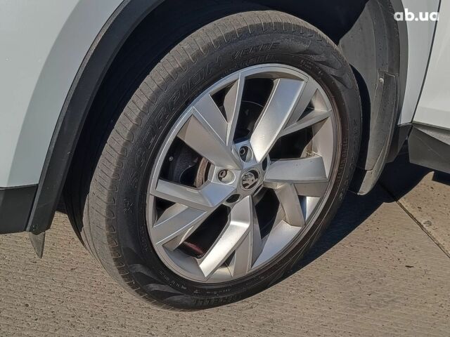 Белый Шкода Kodiaq, объемом двигателя 2 л и пробегом 125 тыс. км за 29790 $, фото 4 на Automoto.ua