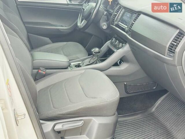 Белый Шкода Kodiaq, объемом двигателя 1.98 л и пробегом 248 тыс. км за 19900 $, фото 28 на Automoto.ua