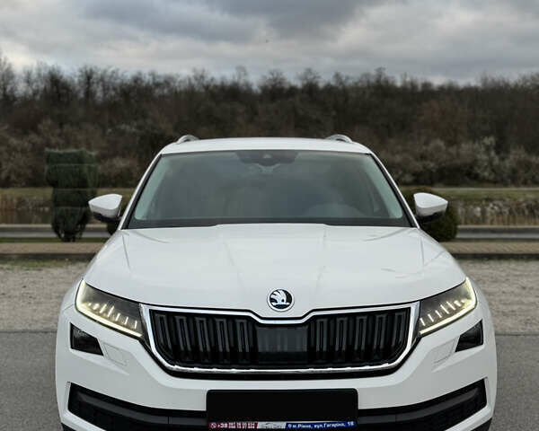 Белый Шкода Kodiaq, объемом двигателя 1.97 л и пробегом 184 тыс. км за 25900 $, фото 7 на Automoto.ua