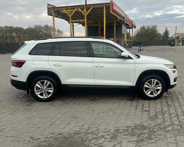 Білий Шкода Kodiaq, об'ємом двигуна 1.97 л та пробігом 239 тис. км за 23500 $, фото 2 на Automoto.ua