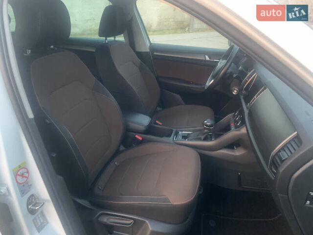Белый Шкода Kodiaq, объемом двигателя 2 л и пробегом 244 тыс. км за 22800 $, фото 25 на Automoto.ua