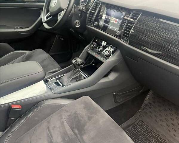 Білий Шкода Kodiaq, об'ємом двигуна 1.97 л та пробігом 90 тис. км за 28000 $, фото 4 на Automoto.ua