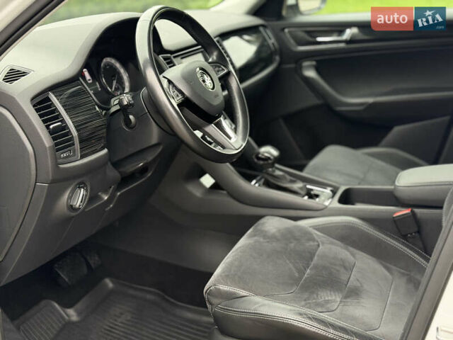 Білий Шкода Kodiaq, об'ємом двигуна 1.98 л та пробігом 125 тис. км за 23800 $, фото 12 на Automoto.ua