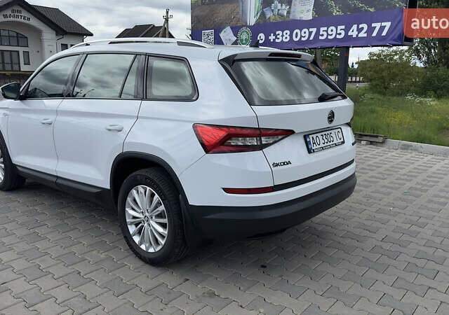 Белый Шкода Kodiaq, объемом двигателя 1.97 л и пробегом 205 тыс. км за 25999 $, фото 4 на Automoto.ua