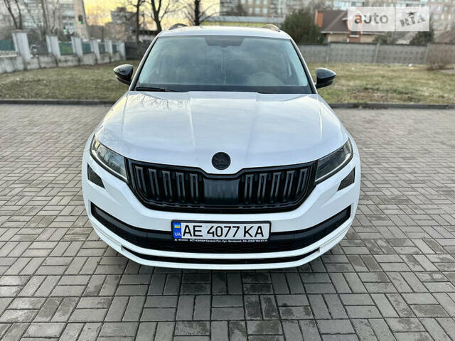 Білий Шкода Kodiaq, об'ємом двигуна 2 л та пробігом 173 тис. км за 26300 $, фото 1 на Automoto.ua