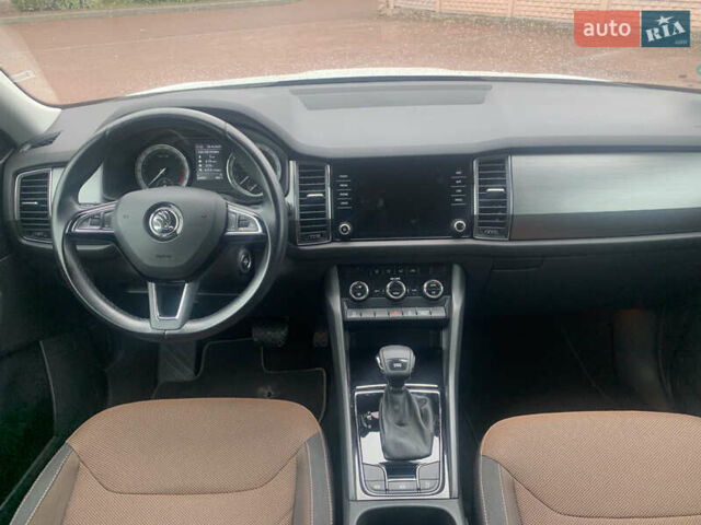 Белый Шкода Kodiaq, объемом двигателя 2 л и пробегом 244 тыс. км за 21950 $, фото 25 на Automoto.ua