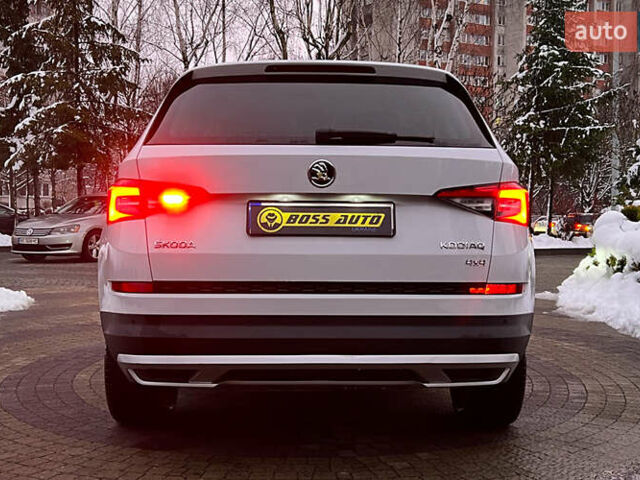 Белый Шкода Kodiaq, объемом двигателя 1.97 л и пробегом 147 тыс. км за 26900 $, фото 5 на Automoto.ua