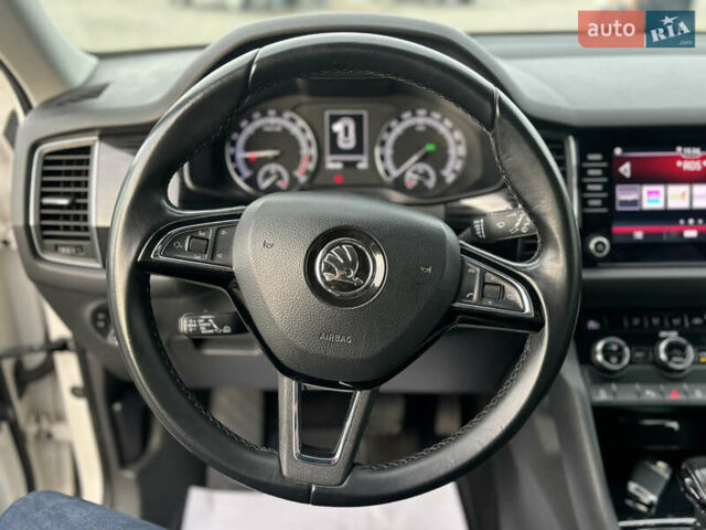 Білий Шкода Kodiaq, об'ємом двигуна 2 л та пробігом 248 тис. км за 21499 $, фото 11 на Automoto.ua