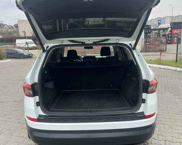 Білий Шкода Kodiaq, об'ємом двигуна 1.97 л та пробігом 239 тис. км за 23500 $, фото 17 на Automoto.ua