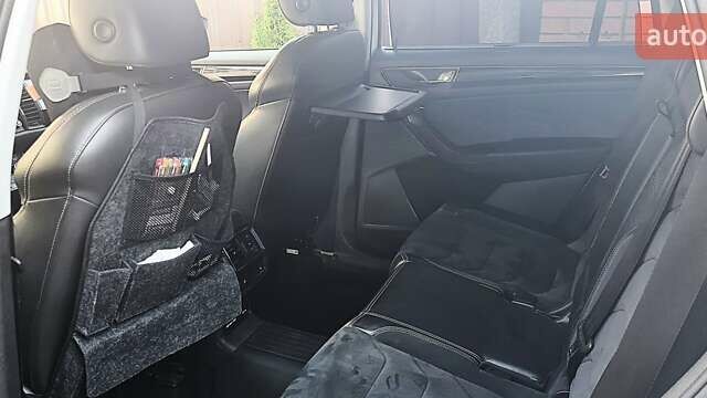 Белый Шкода Kodiaq, объемом двигателя 1.97 л и пробегом 125 тыс. км за 29000 $, фото 9 на Automoto.ua