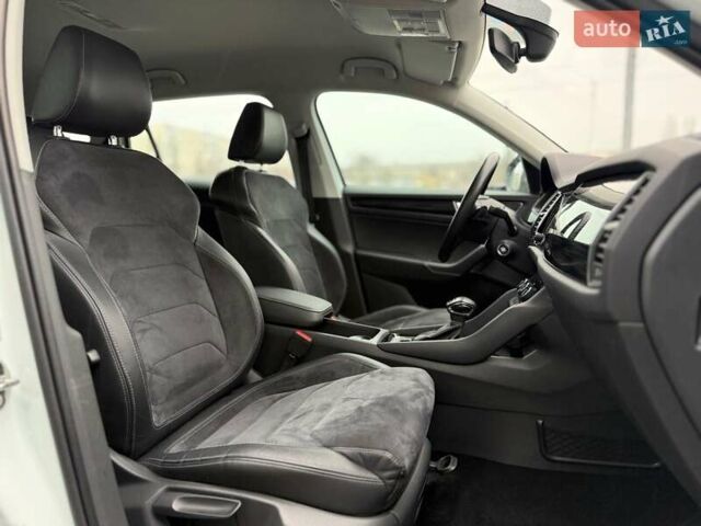 Белый Шкода Kodiaq, объемом двигателя 1.97 л и пробегом 174 тыс. км за 24100 $, фото 17 на Automoto.ua