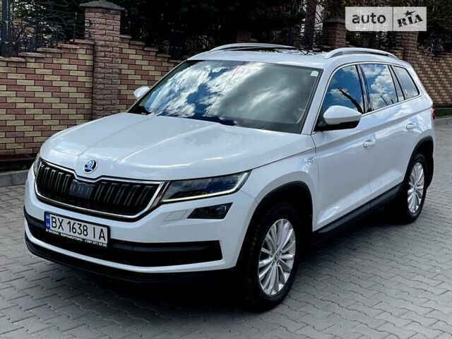 Белый Шкода Kodiaq, объемом двигателя 1.97 л и пробегом 180 тыс. км за 25900 $, фото 2 на Automoto.ua