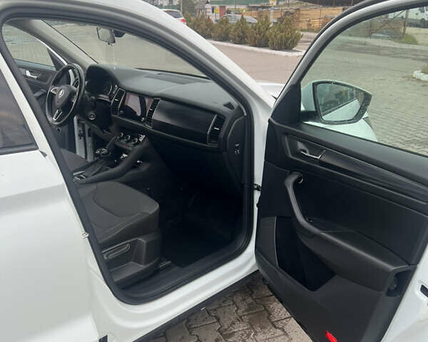 Білий Шкода Kodiaq, об'ємом двигуна 1.97 л та пробігом 239 тис. км за 23500 $, фото 14 на Automoto.ua