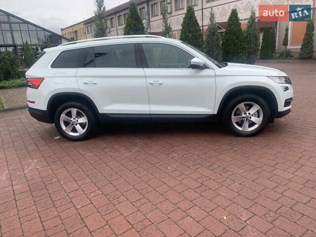 Белый Шкода Kodiaq, объемом двигателя 2 л и пробегом 244 тыс. км за 21950 $, фото 3 на Automoto.ua