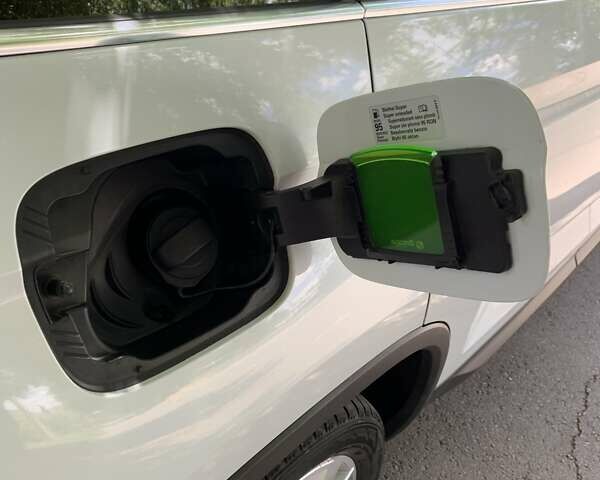 Белый Шкода Kodiaq, объемом двигателя 1.98 л и пробегом 140 тыс. км за 28700 $, фото 67 на Automoto.ua