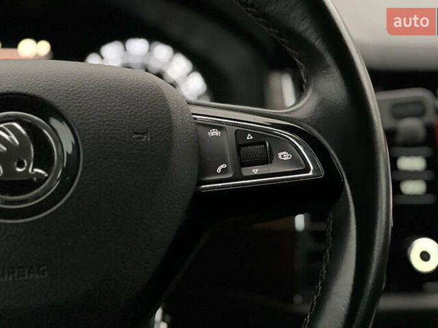 Белый Шкода Kodiaq, объемом двигателя 1.97 л и пробегом 147 тыс. км за 26900 $, фото 12 на Automoto.ua