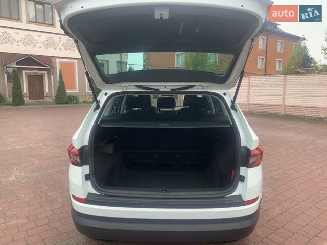 Белый Шкода Kodiaq, объемом двигателя 2 л и пробегом 244 тыс. км за 21950 $, фото 10 на Automoto.ua