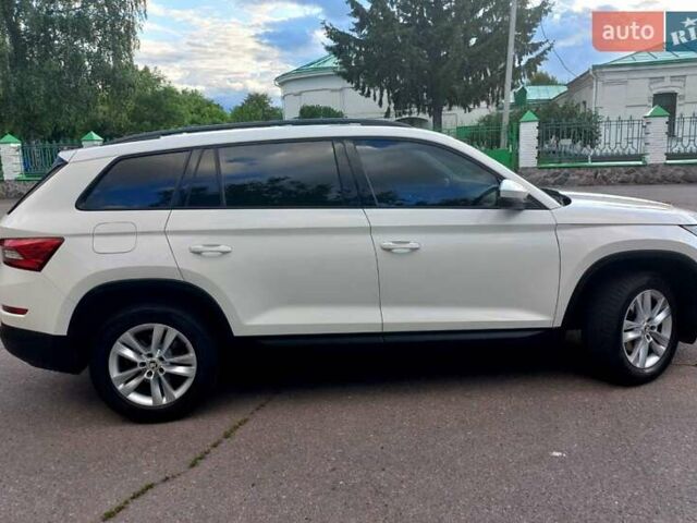 Белый Шкода Kodiaq, объемом двигателя 2 л и пробегом 241 тыс. км за 22100 $, фото 7 на Automoto.ua